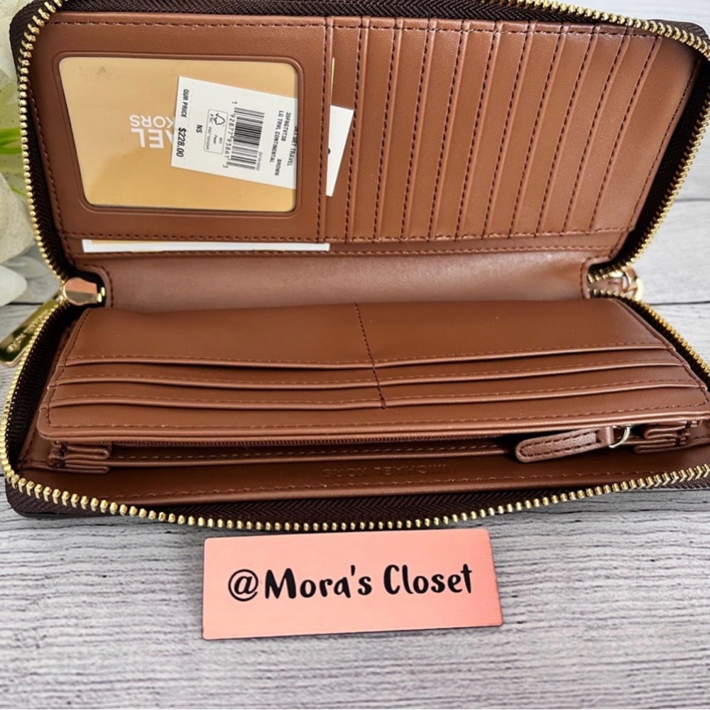 Michael Kors Large Continental Wallet - Picture 4 of 5